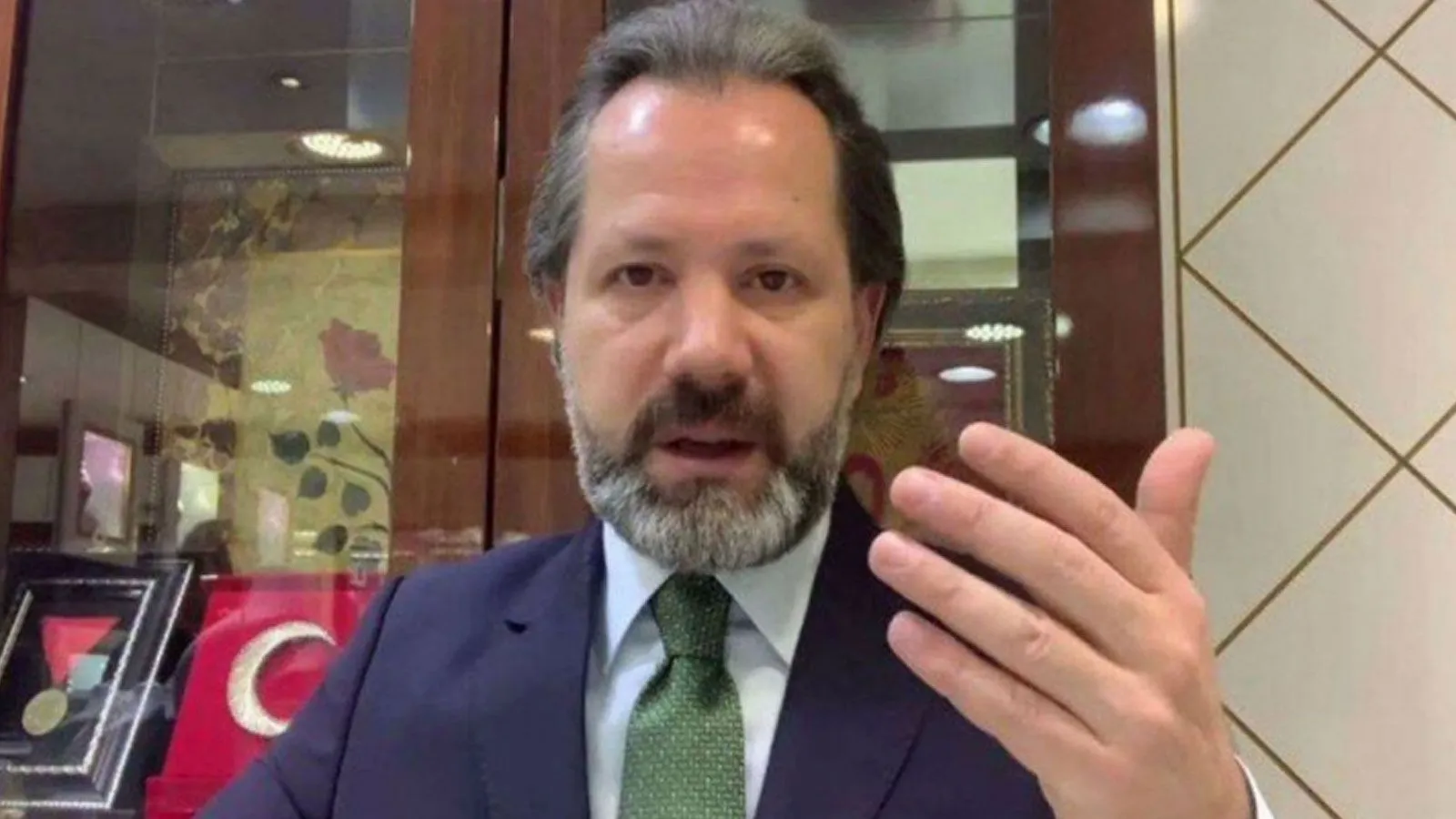 Altın ve Para Piyasaları Uzmanı İslam Memiş: Herkes elindeki gram altını, dövizini, sterlini...