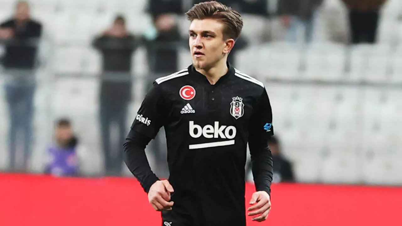 Beşiktaş'ın genç oyuncusu Frankfurt'a transfer oldu
