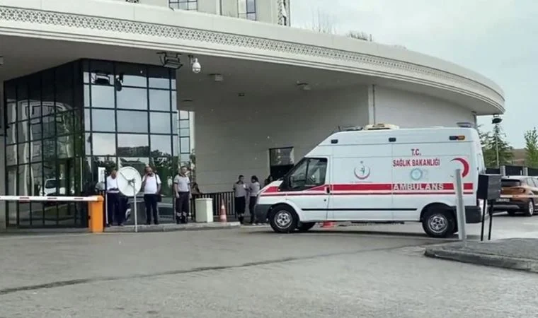 Sağlık Bakanlığı önünde şoför kendisini ambulansa kilitledi: Sağlık Bakanı gelmezse, tüpleri patlatırım
