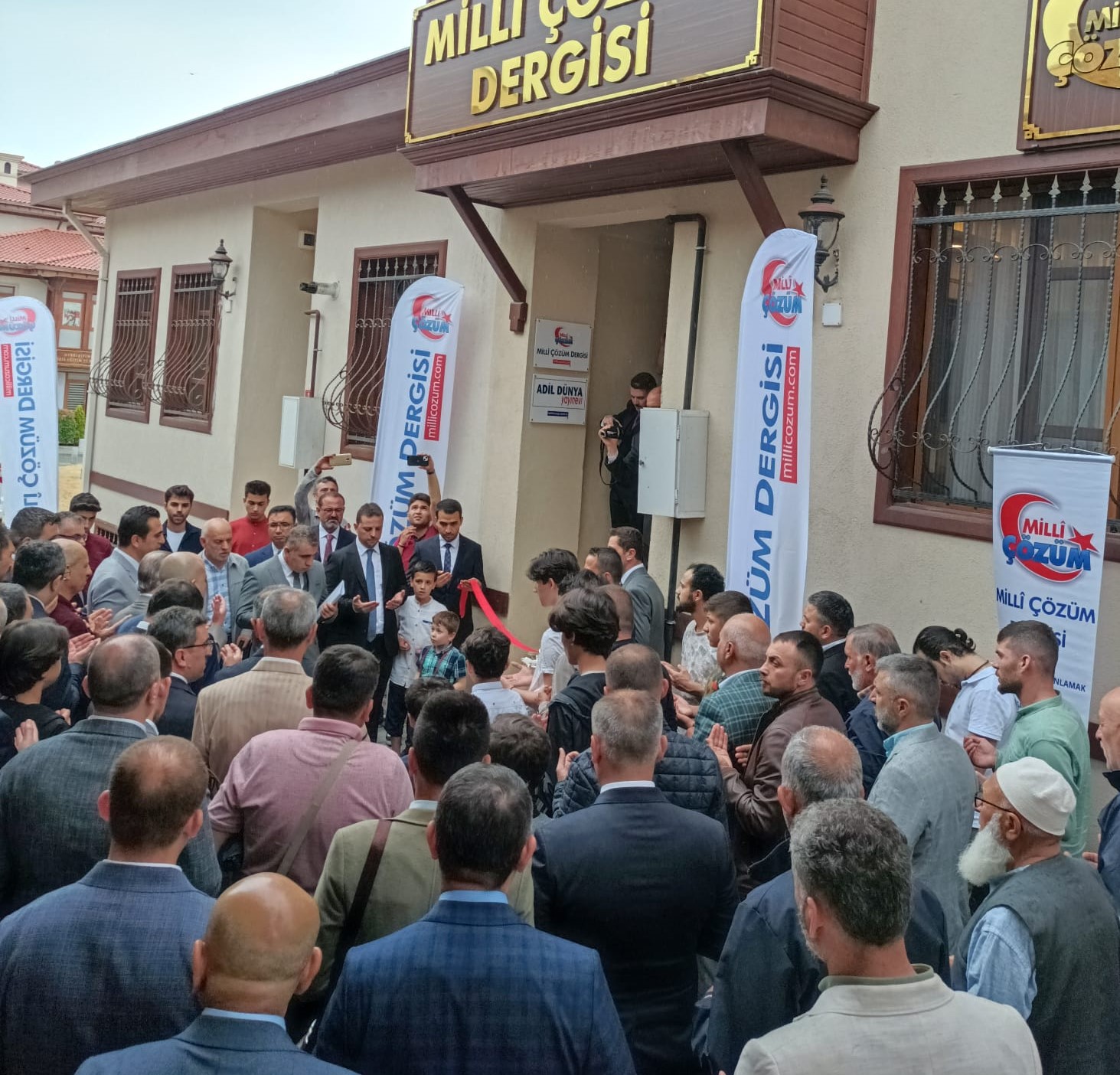 Milli Çözüm Dergisi’nin Yeni Hizmet Binası Zeytinburnu’nda Açıldı