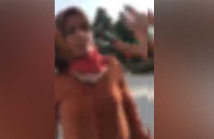 Üniversite öğrencilerine 'böyle giyinemezsiniz' diyerek saldırdı