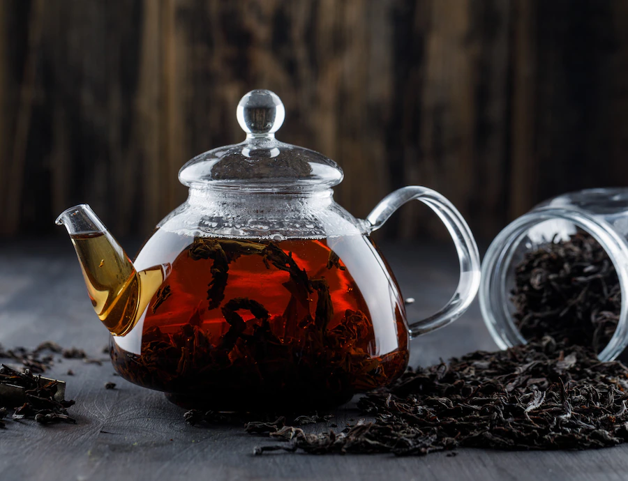 Çayı bir de böyle demleyin! Çay mı suyun üzerine su mu çayın üzerine koyulur?