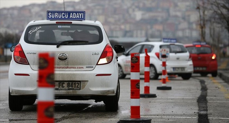 Sürücü kursları kapanma noktasına geldi