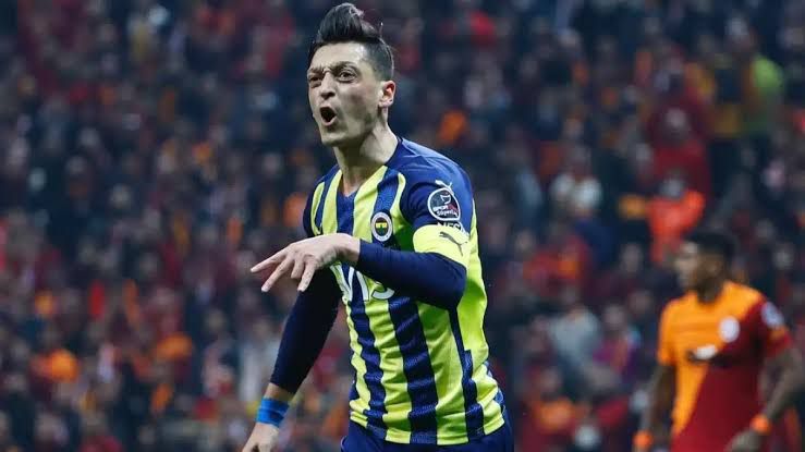 Mesut Özil'den flaş açıklama: Türkiye'ye tatil yapmaya gelmedim
