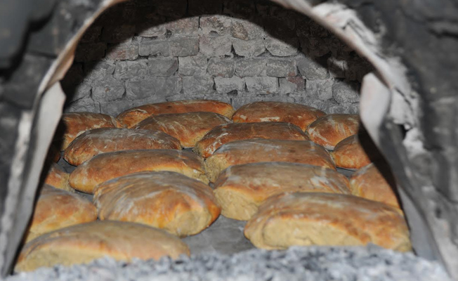 Seferihisar'da 'ata ekmeği' ve 'armola' şenliği
