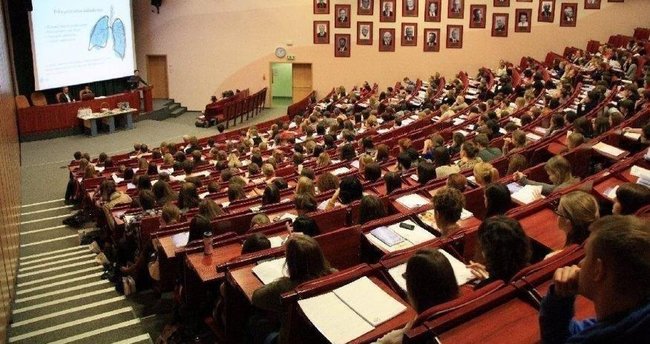Yabancılara taksitle üniversite! Tıp fakültesi 40 bin öğretmenlik 6 bin 500
