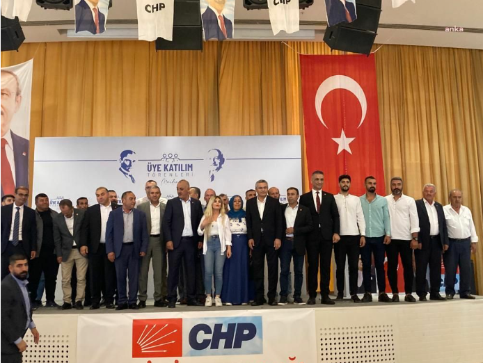 AKP ve MHP'de istifalar sürüyor: Tam iki bin kişi CHP'ye katıldı