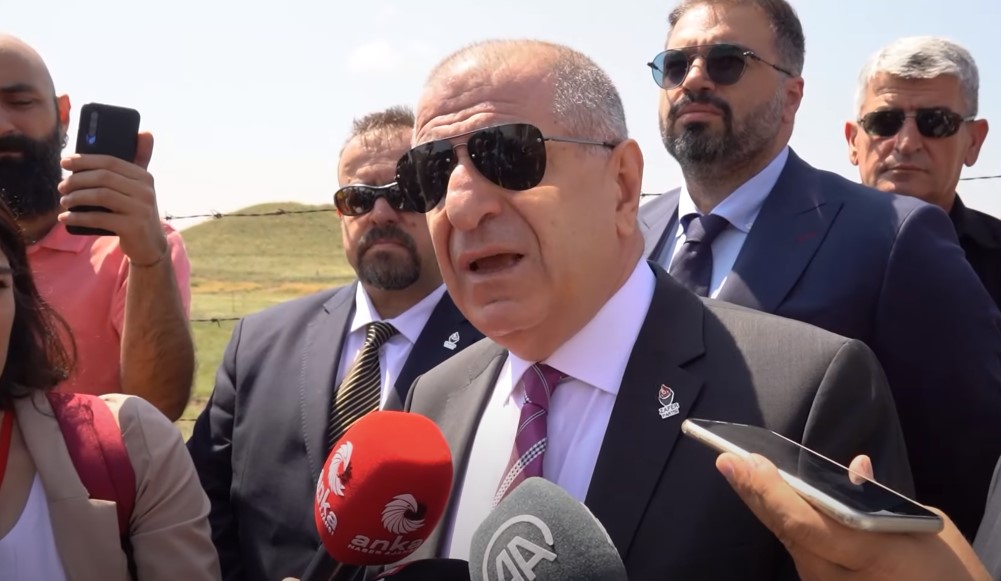 Ümit Özdağ "900 bin Suriyeli vatandaş yapıldı" dedi Nüfus Müdürlüğü'nden yalanlama geldi