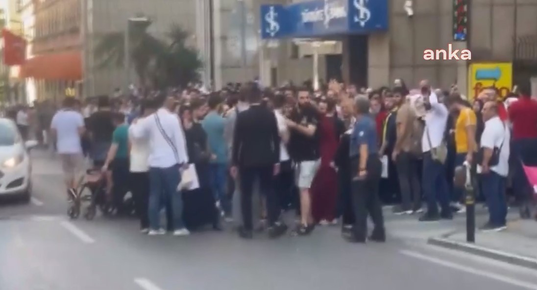 Teşvikiye'de Suriyeli kuyruğu polisi çileden çıkardı: Bas geriye, bas!