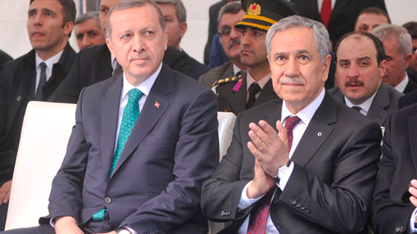 Bülent Arınç'a AKP içinden destek geldi... Hüseyin Çelik, Erdoğan'ı topa tuttu! "Rezil ve zehirli bir dil"