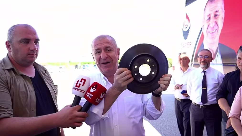 Ümit Özdağ, Vali tarafından Hatay'a sokulmamıştı! CHP'den Ümit Özdağ'a destek
