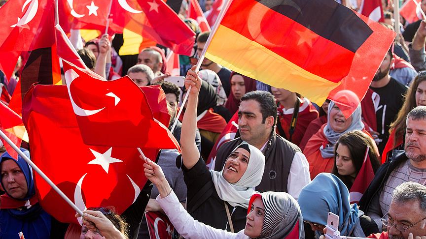Suriyeliler Türkiye'ye Türkler Avrupa'ya göç ediyor!