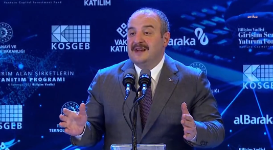 Bakan Varank: “Ya bir kere de mutlu olun be”