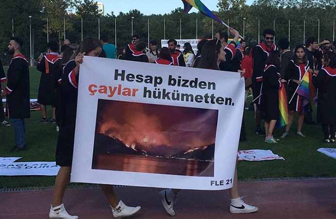 ODTÜ Rektörü'nü bu pankartlar mı korkuttu? Mezuniyet töreni 'protesto' korkusuyla iptal edildi