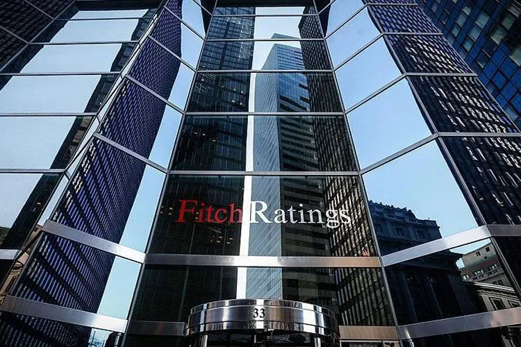 Fitch, Türkiye'nin kredi notunu 'negatif' olarak teyit etti