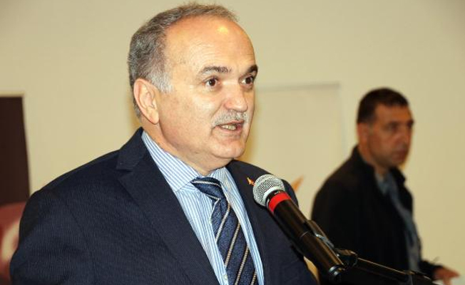 Bakan Özlü: Bir tek zeytin ağacının kesileceğini bilsem yasayı çekerim