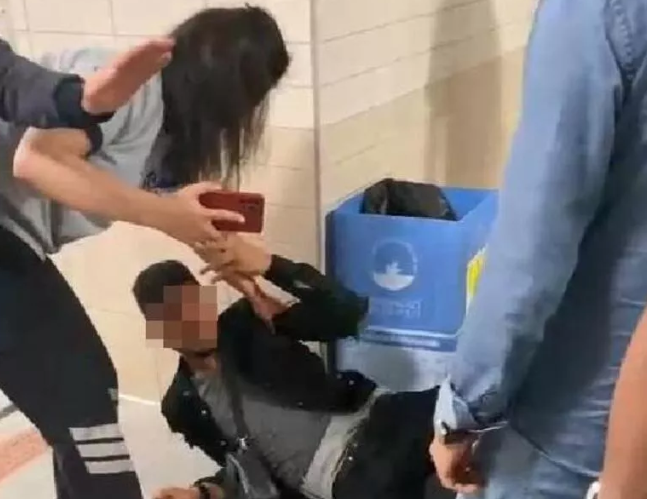 Kadınları görüntüleyen yabancı uyruklu şahıs darp edildi