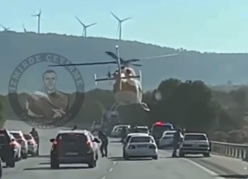 Çeşme'de ilginç anlar... Trafik durduruldu, helikopter indi