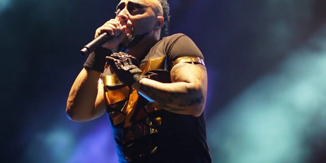 Hayko Cepkin konserde ninni söyledi
