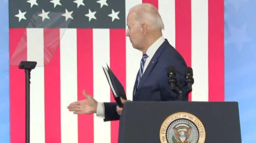 ABD Başkanı Biden yine boşlukla tokalaştı!