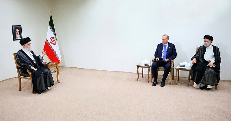 İran tarafından servis edilen o fotoğraf! Türk bayrağı yok, Erdoğan'ın yanında zigon sehpa var