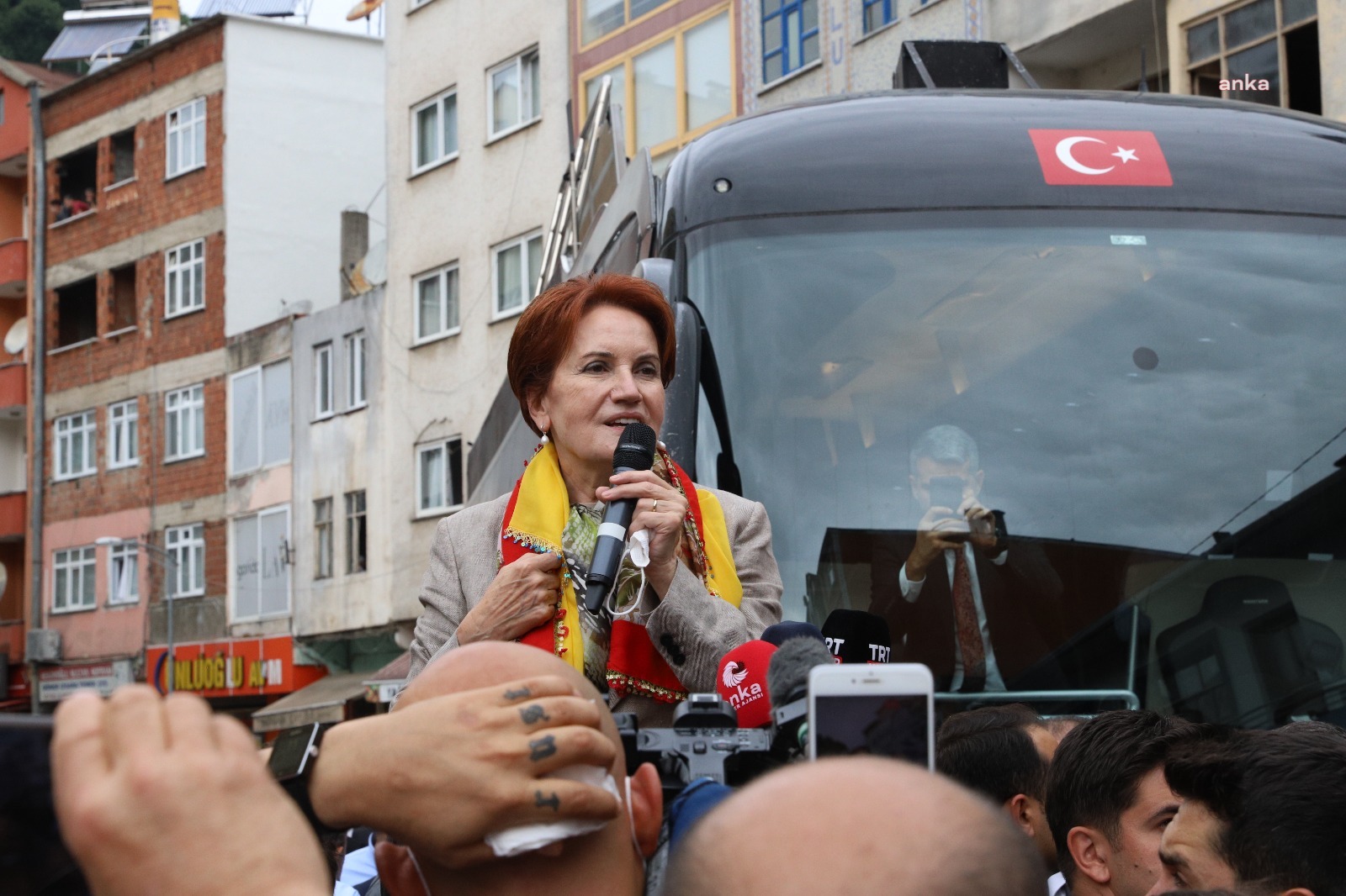 Akşener'den KYK açıklaması: "Bu çocuklar yan gelip yatmak istemiyor, İş istiyor iş"