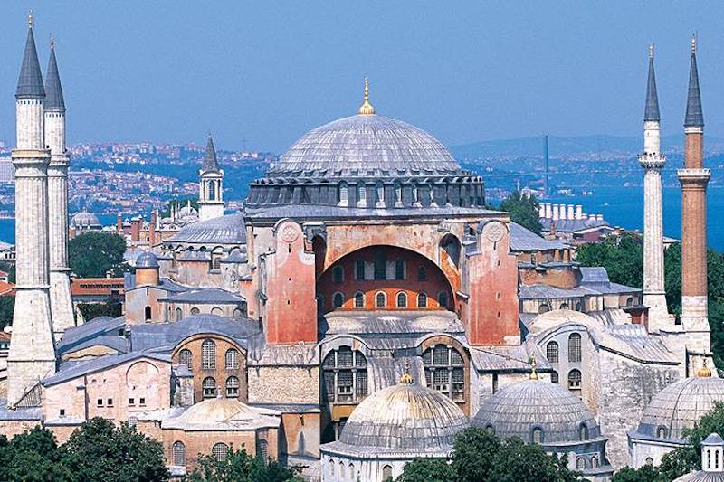 Kapısına zarar verilen Ayasofya’ya X-ray’li önlem