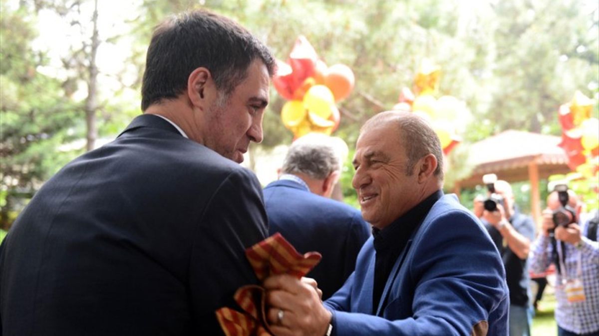 FETÖ firarisi Hakan Şükür, Fatih Terim'i hedef aldı