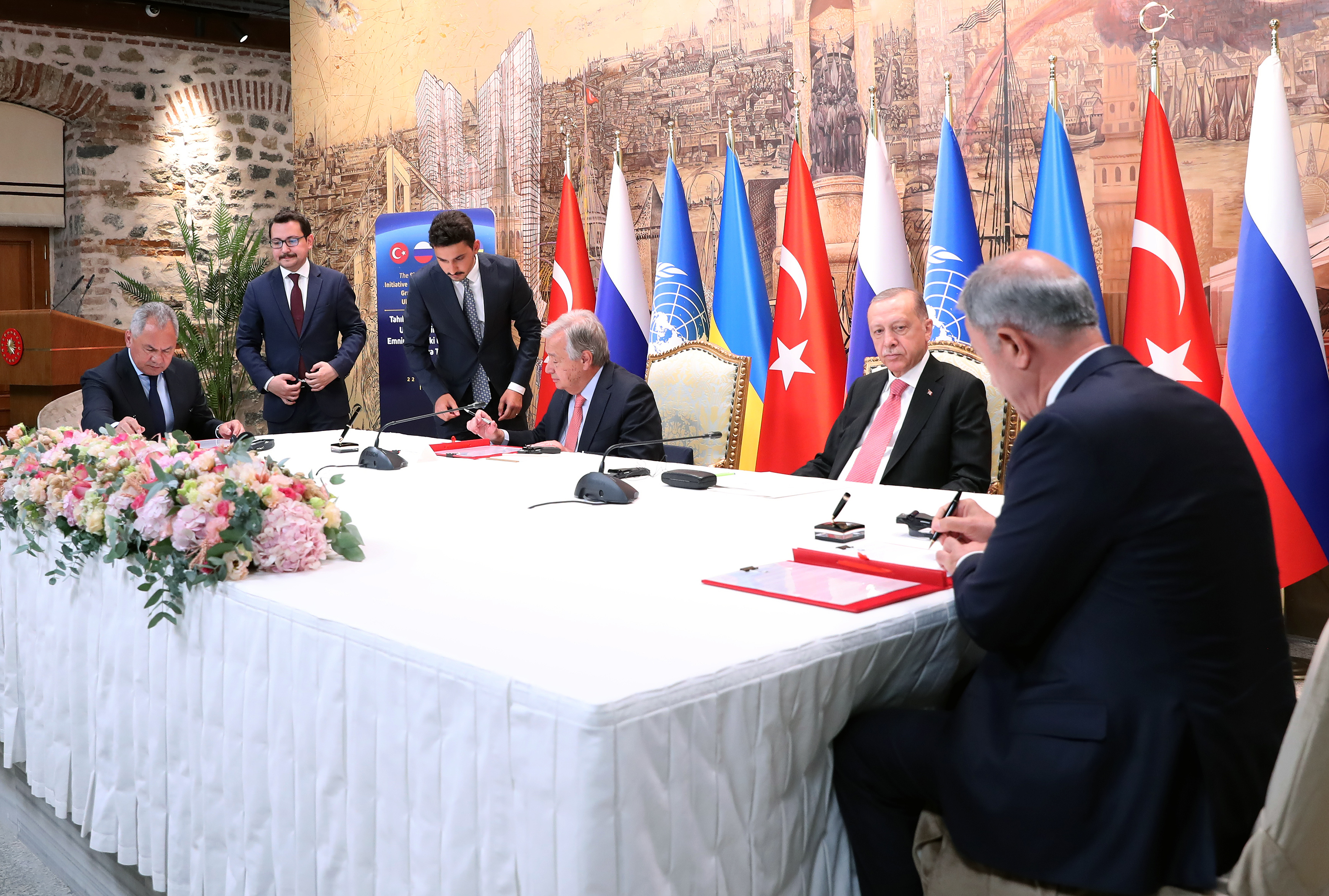Dolmabahçe'de imzalar atıldı! Karadeniz'de 'tahıl koridoru'
