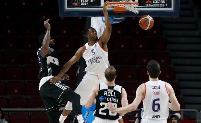 Anadolu Efes'e büyük şok! Yeni sezona 3 mağlubiyetle başlayacaklar