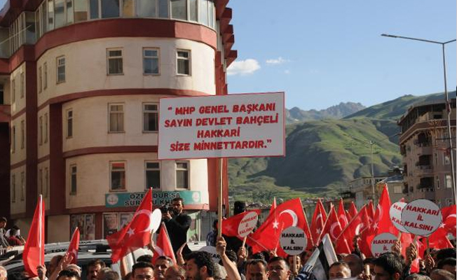 Hakkarililer il kalmak için yürüdü