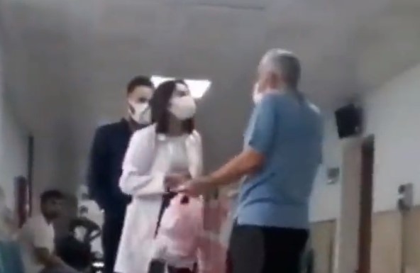 Sağlık çalışanına skandal sözler: "Siz öldürülmeyi hak ediyorsunuz!"