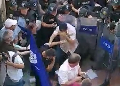 KESK'in açıklamasına polis müdahalesi