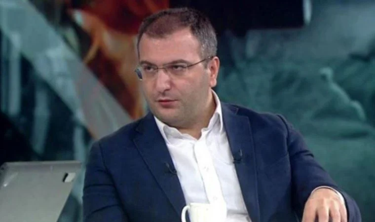 Cem Küçük kendisini eleştirenleri FETÖ'cü ilan etti