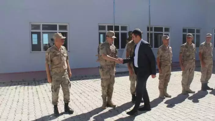 AKP'li il başkanı askeri törenle karşılanmıştı! O komutan görevden alındı
