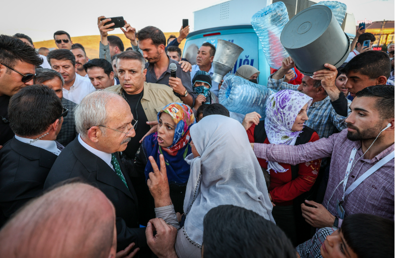 Ağrı'da Kılıçdaroğlu'na dert yandılar: Oy aldıklarından beri mahalleye adım atmadılar