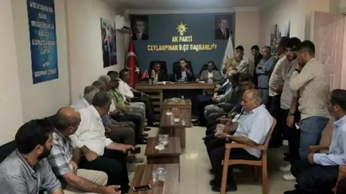 AKP Milletvekili ile muhtarlar arasında 'lan' tartışması: Muhtarlar toplantıyı terk etti