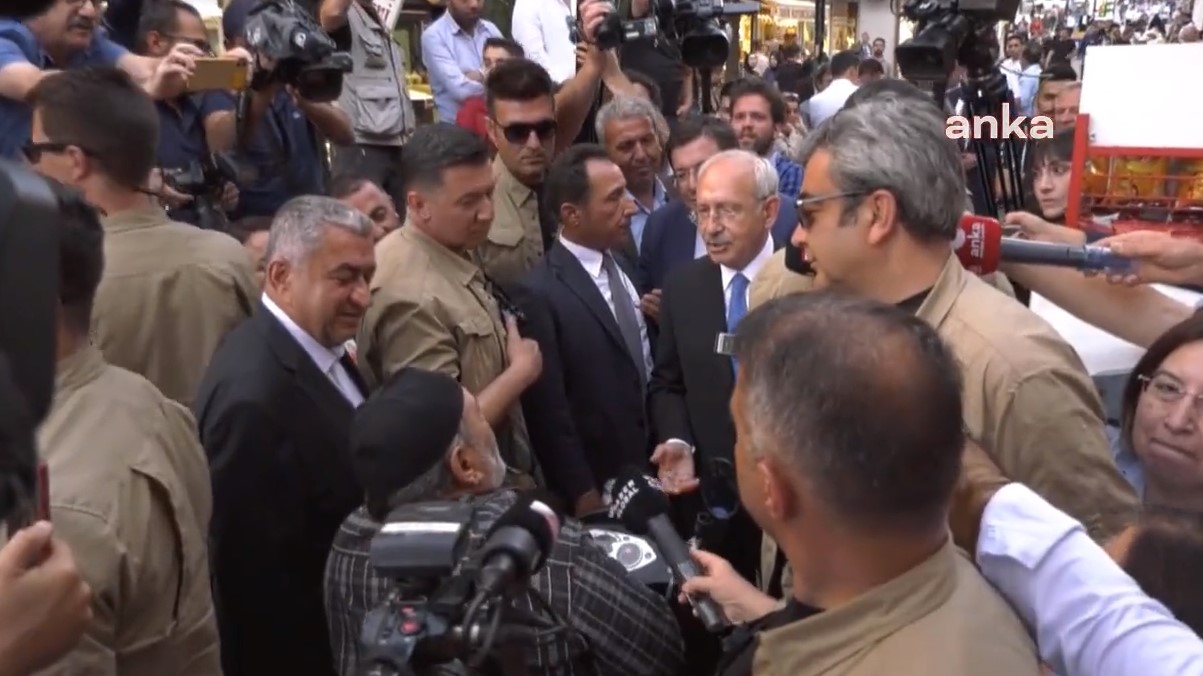Kılıçdaroğlu'nun Erzurumlu vatandaşla diyalogu olay oldu: "Altılı masada HDP yok, PKK'yla kim miting yaptıysa Allah belasını versin!