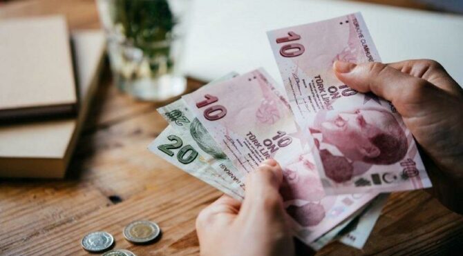 Ocak 2023'te memur, emekli ve asgari ücretliye zam oranı ne olacak? Sosyal Güvenlik Uzmanı Özgür Erdursun açıkladı
