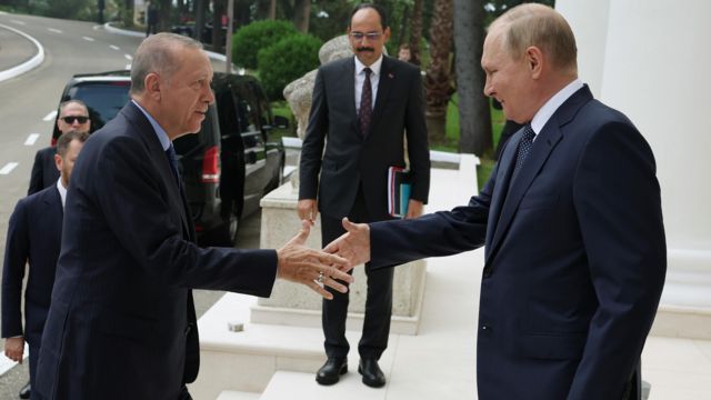 Erdoğan ve Putin arasında 4 saatlik zirve! Soçi'deki görüşme sona erdi: Suriye'nin toprak ve siyasal birliğine saygı!