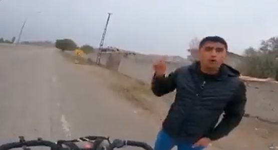 Turist diye karşıladı, Türk çıktı! Ağrılı gencin İngilizce konuşması gülümsetti