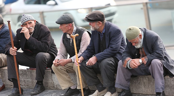 Türkiye yaşlanıyor! 2025'te ve 2080'de ne kadar yaşlı nüfus olacak? En çok yaşlı hangi şehirde?