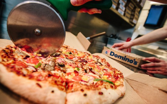 Domino's, ülkedeki tüm restoranlarını kapatıyor