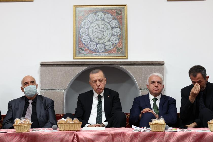 Erdoğan'ın ziyaret ettiği cemevi yönetimi ihraç ediliyor!