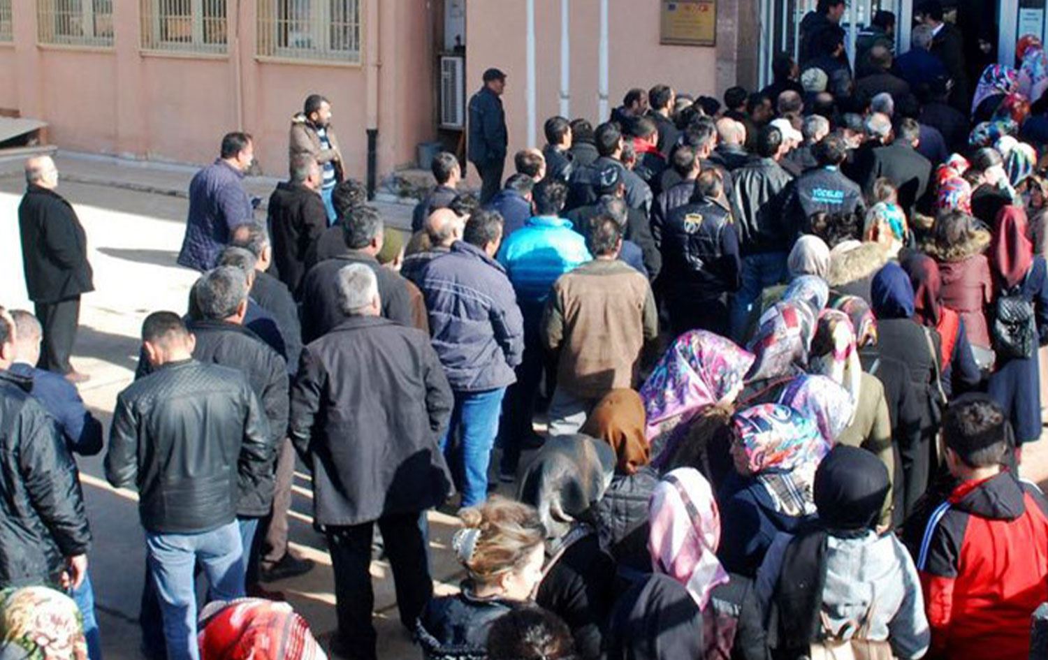 TÜİK'e göre işsizlik azaldı, İŞKUR'a göre işsizlik arttı! Yurttaş hangi devlet kurumuna inanacak?