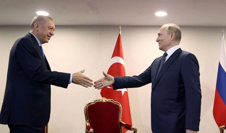 FT: Erdoğan karmaşık ama riskli bir oyun oynuyor