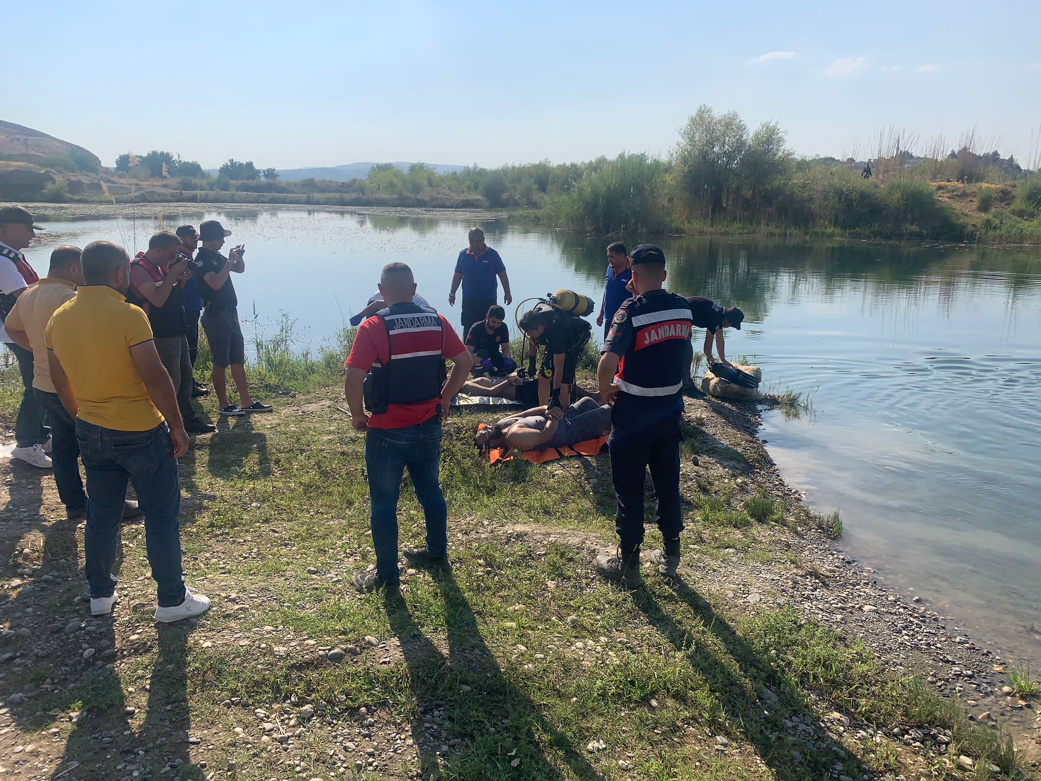 Yüzmek için girdikleri Fırat Nehri'nde can verdiler