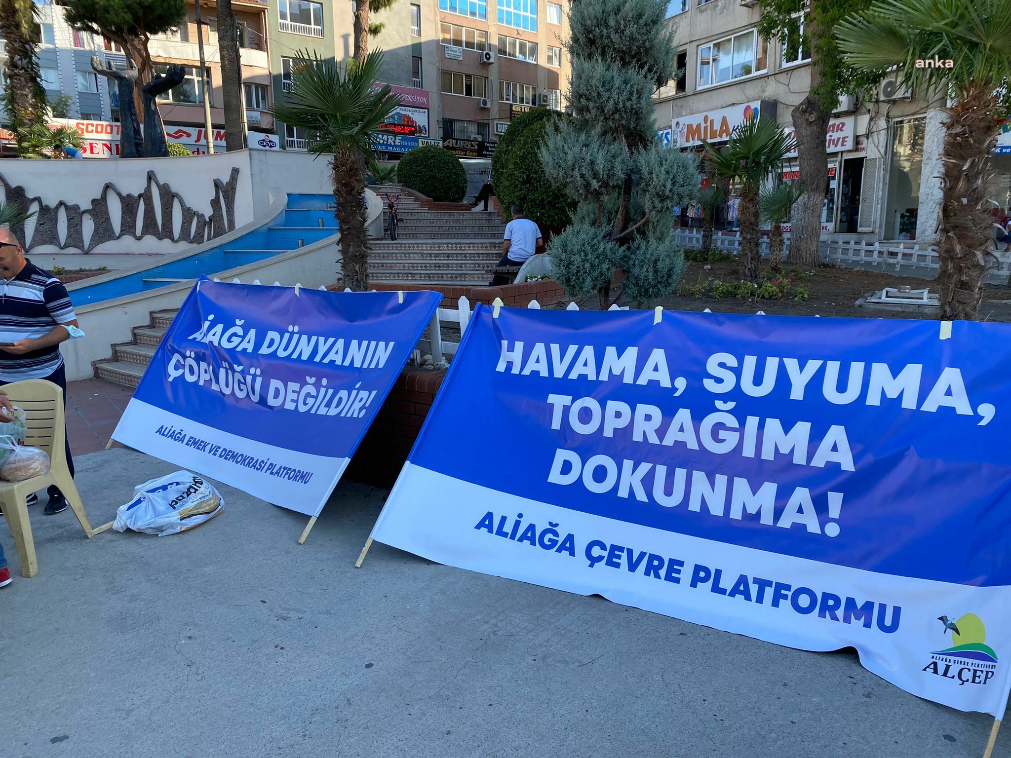 İzmirliler asbestli savaş gemisine karşı eyleme başladı