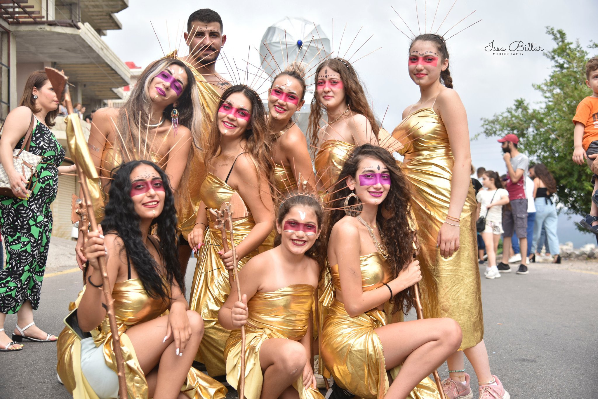 Görüntüler Suriye'den... Çılgın karnavalda binlerce kişi eğlendi
