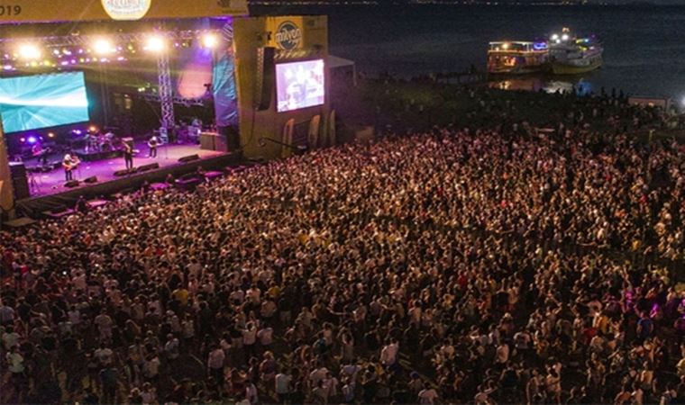 Hürriyet yazarı Sedat Ergin: Rock festivallerini ne kadar yasaklayabilirsiniz?